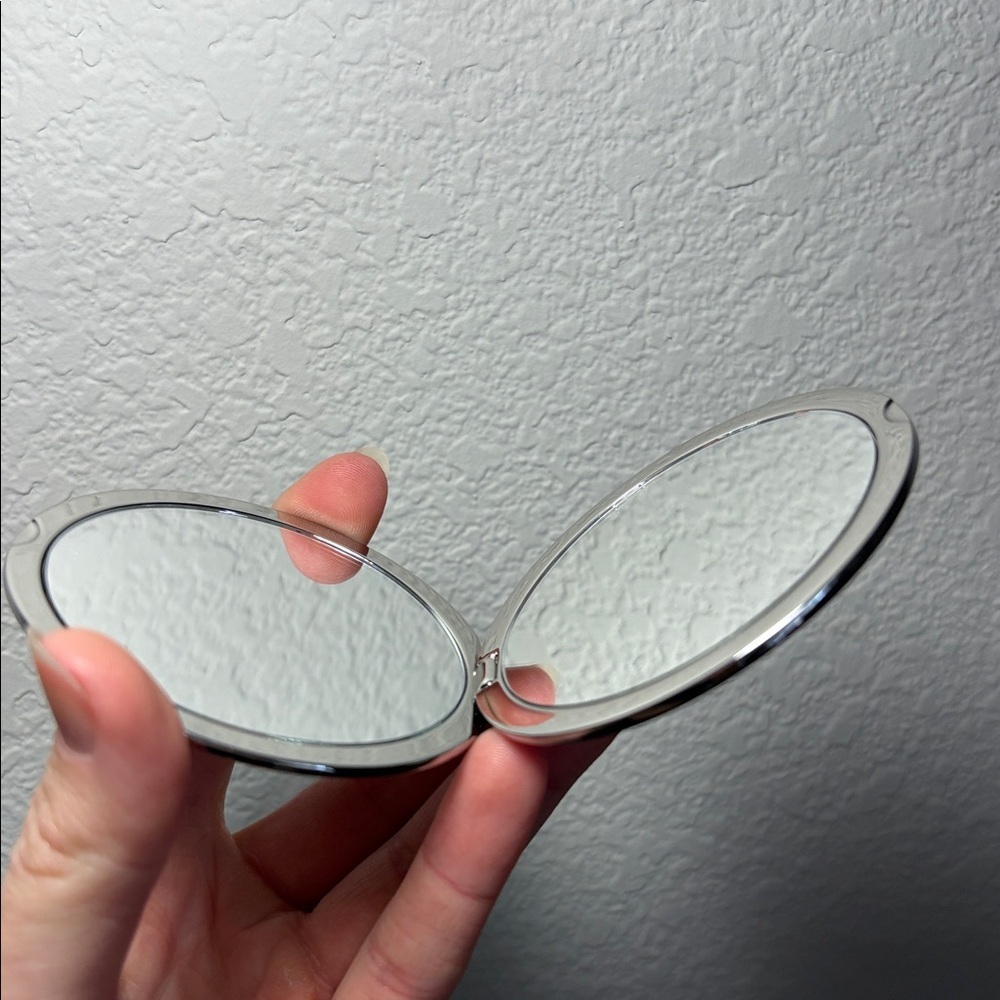 LIMITED EDITION Dior Metal Cannage Compact Mirror Silver Round Mirror - Picture 5 of 5